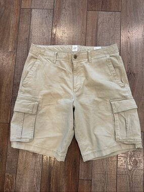 GAP Men's Khaki Cargo Shorts